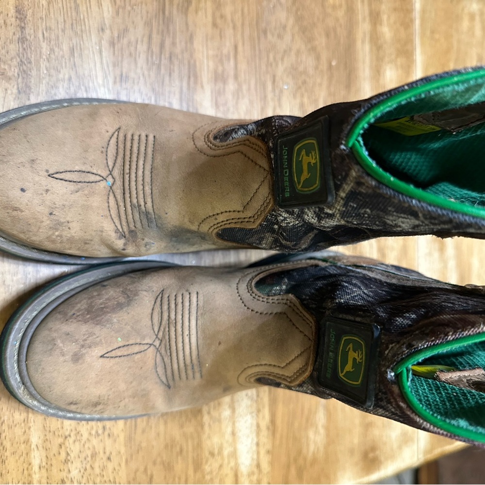 John Deere Pull On Brown Camo Boots Child size 2.5